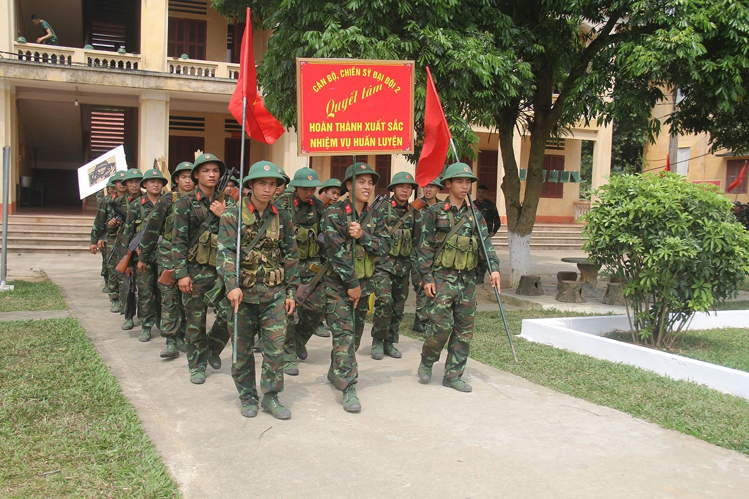 Các chiến sĩ trẻ đã quen với cuộc sống trong quân đội.