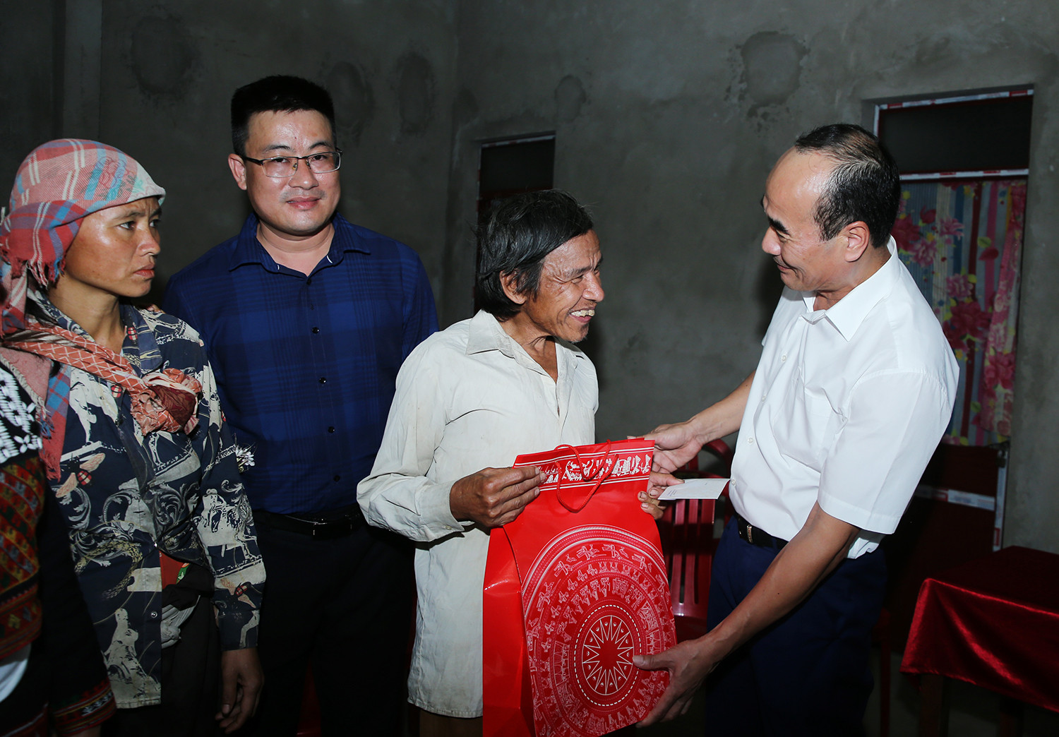 Cần quan tâm đưa các thôn vùng cao còn nhiều khó khăn của Tả Phời phát triển mạnh hơn nữa ảnh 6 Cần quan tâm đưa các thôn vùng cao còn nhiều khó khăn của Tả Phời phát triển mạnh hơn nữa ảnh 6