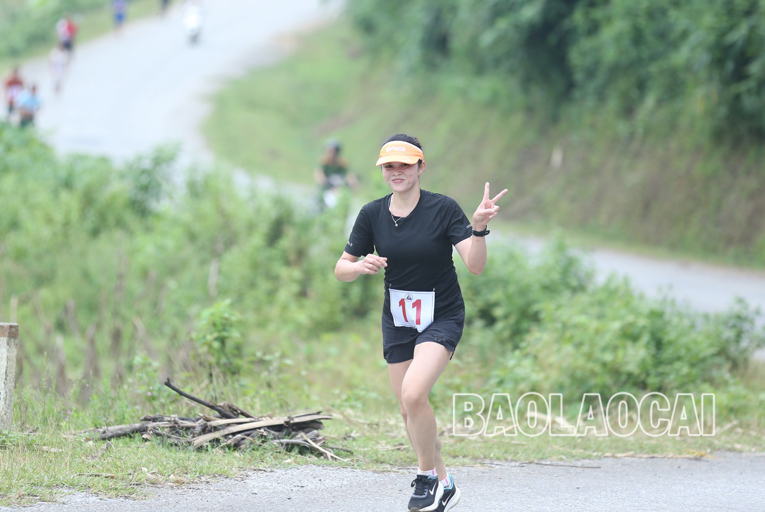 Khai mạc Giải chạy bán Marathon “Về thượng nguồn Lũng Pô - Nơi con sông Hồng chảy vào đất Việt” ảnh 11