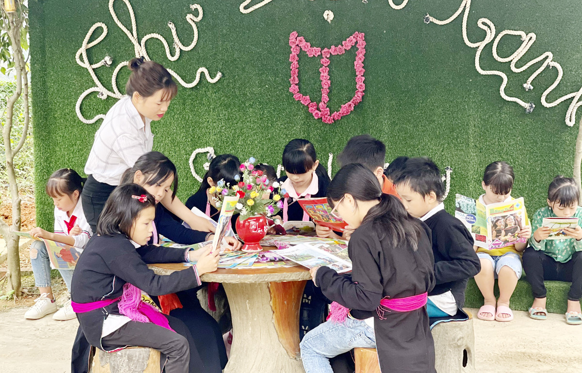 Nhiều mô hình giáo dục hấp dẫn thu hút trẻ tới trường.