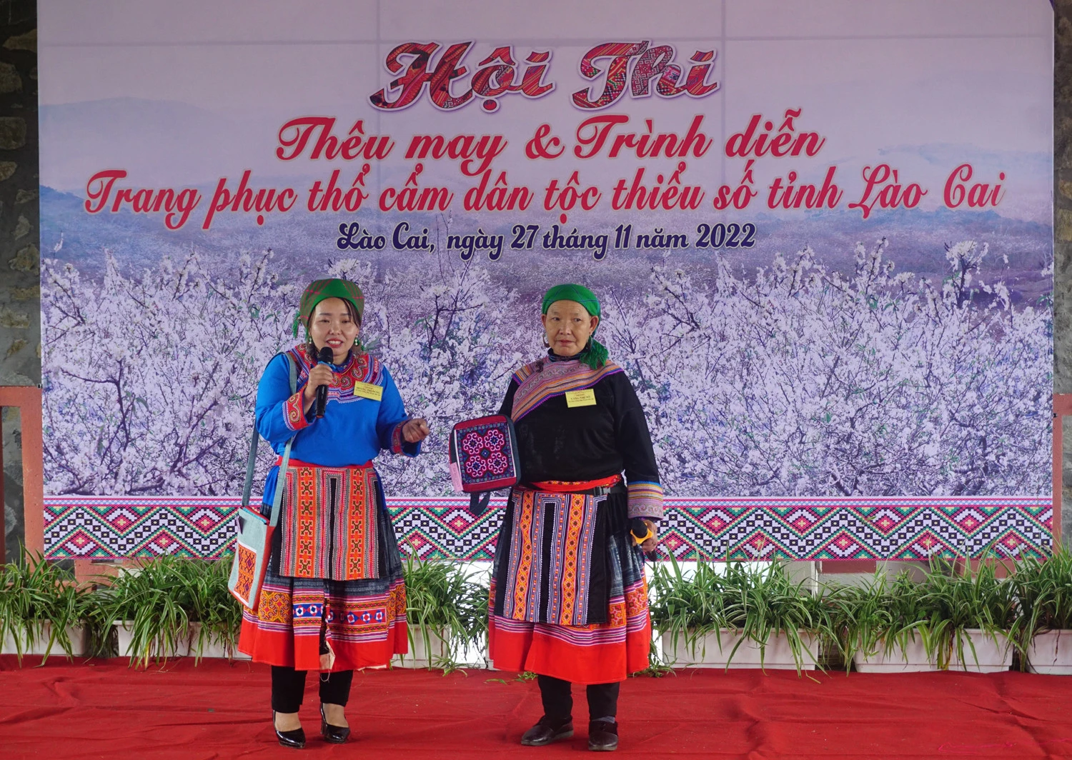 Hấp dẫn Hội thi "Thêu, may và trình diễn trang phục thổ cẩm dân tộc thiểu số"&nbsp; ảnh 2