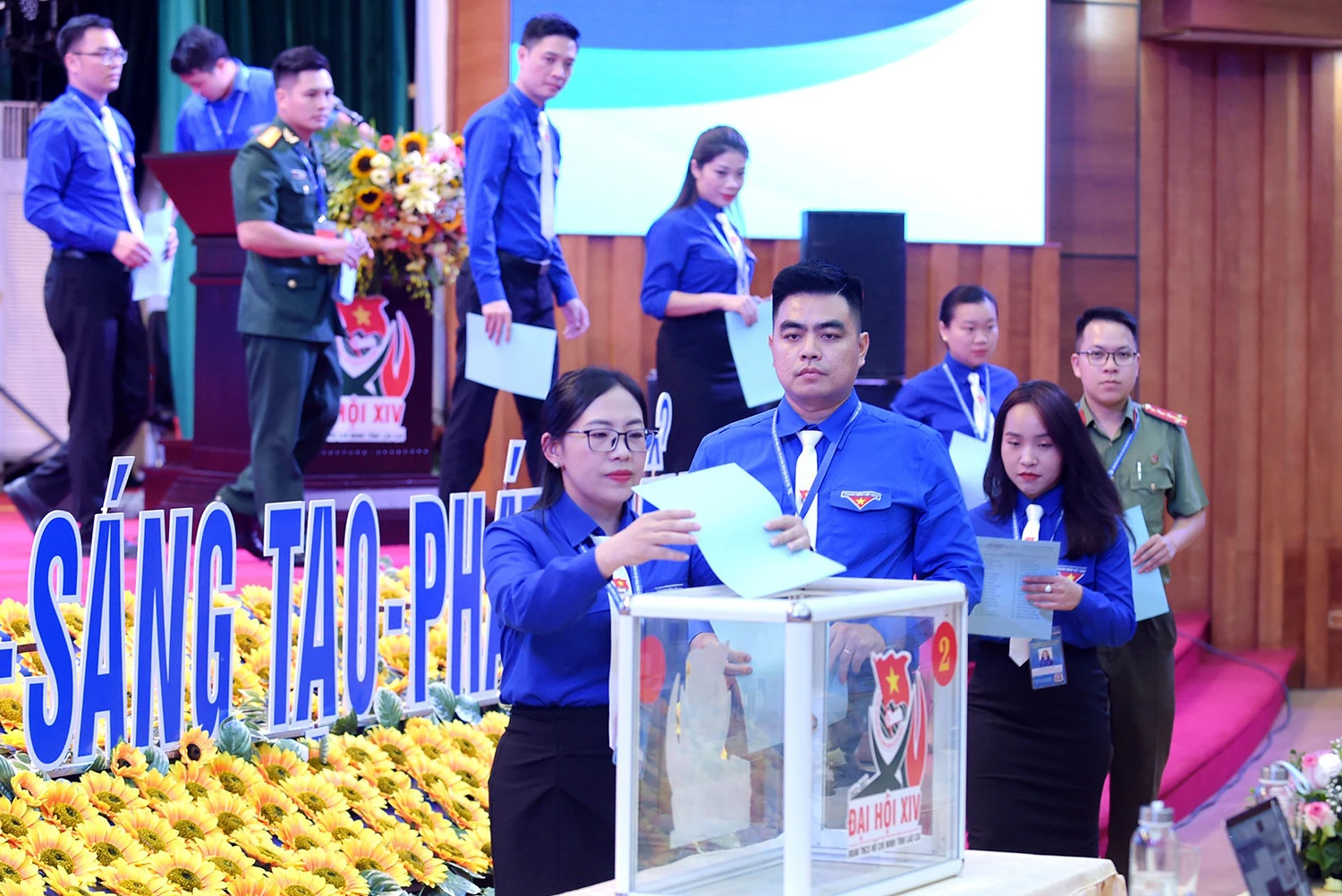 Đồng chí Giàng Thị Mai tái đắc cử Bí thư Tỉnh đoàn Lào Cai khóa XIV, nhiệm kỳ 2022 - 2027 ảnh 5