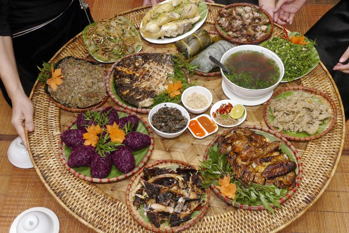 Hấp dẫn mâm cơm ngày Tết của người Thái ảnh 5