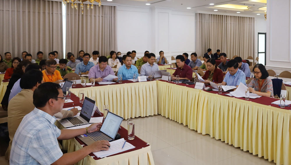 Các đại biểu tham dự hội nghị.