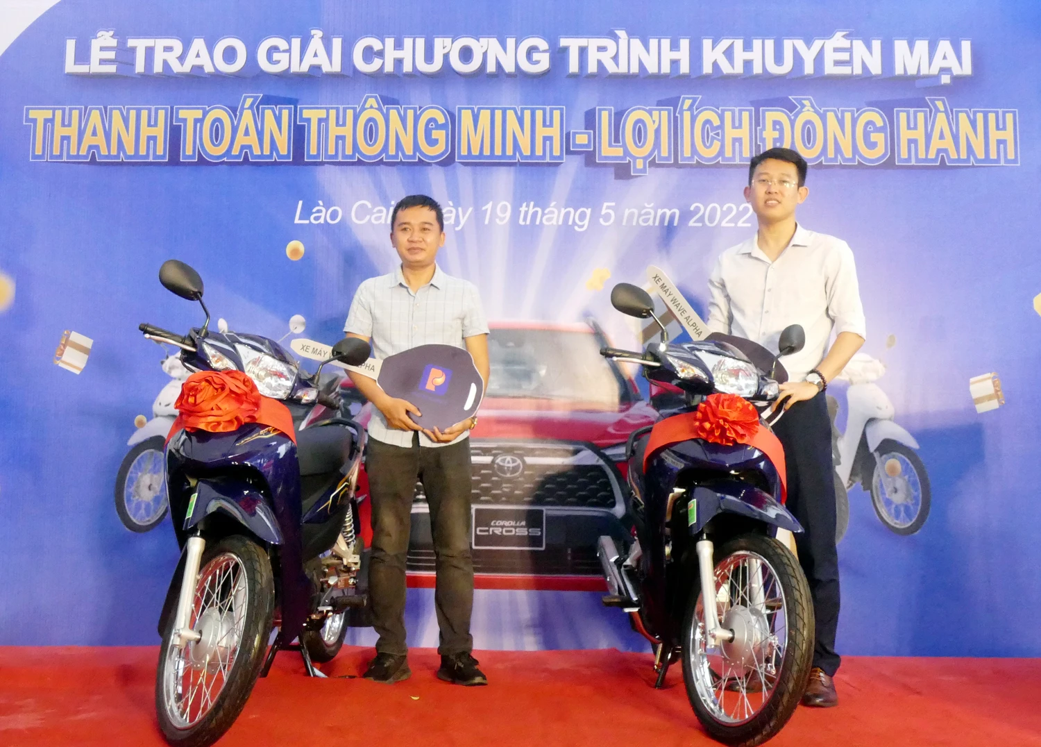 Sở hữu số Petrolimex ID may mắn, Lào Cai có 2 khách hàng trúng thưởng xe máy Honda Wave Alpha ảnh 3
