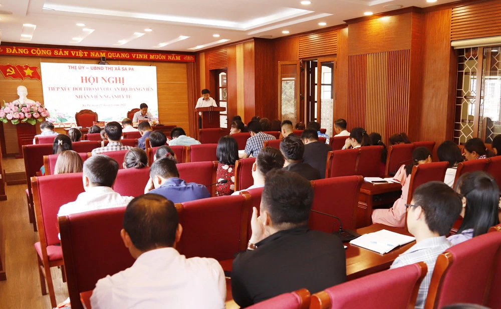 Quang cảnh hội nghị đối thoại. Quang cảnh hội nghị đối thoại.