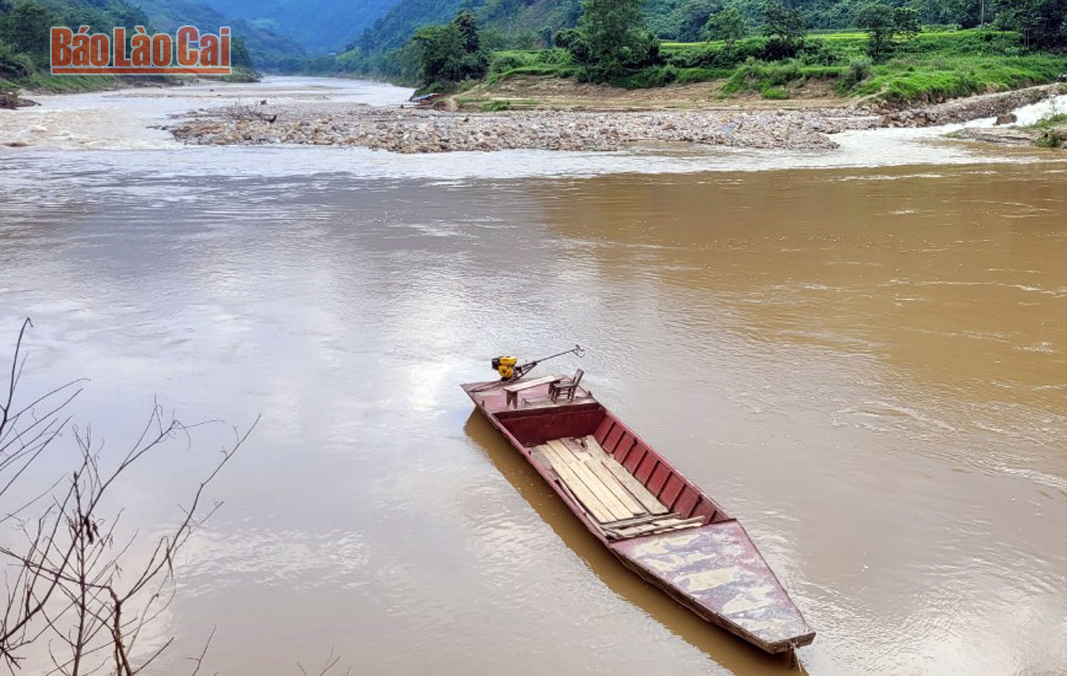Hội Chữ thập đỏ tỉnh trao hỗ trợ gia đình có người tử vong trong vụ lật thuyền ở Bản Mế ảnh 1