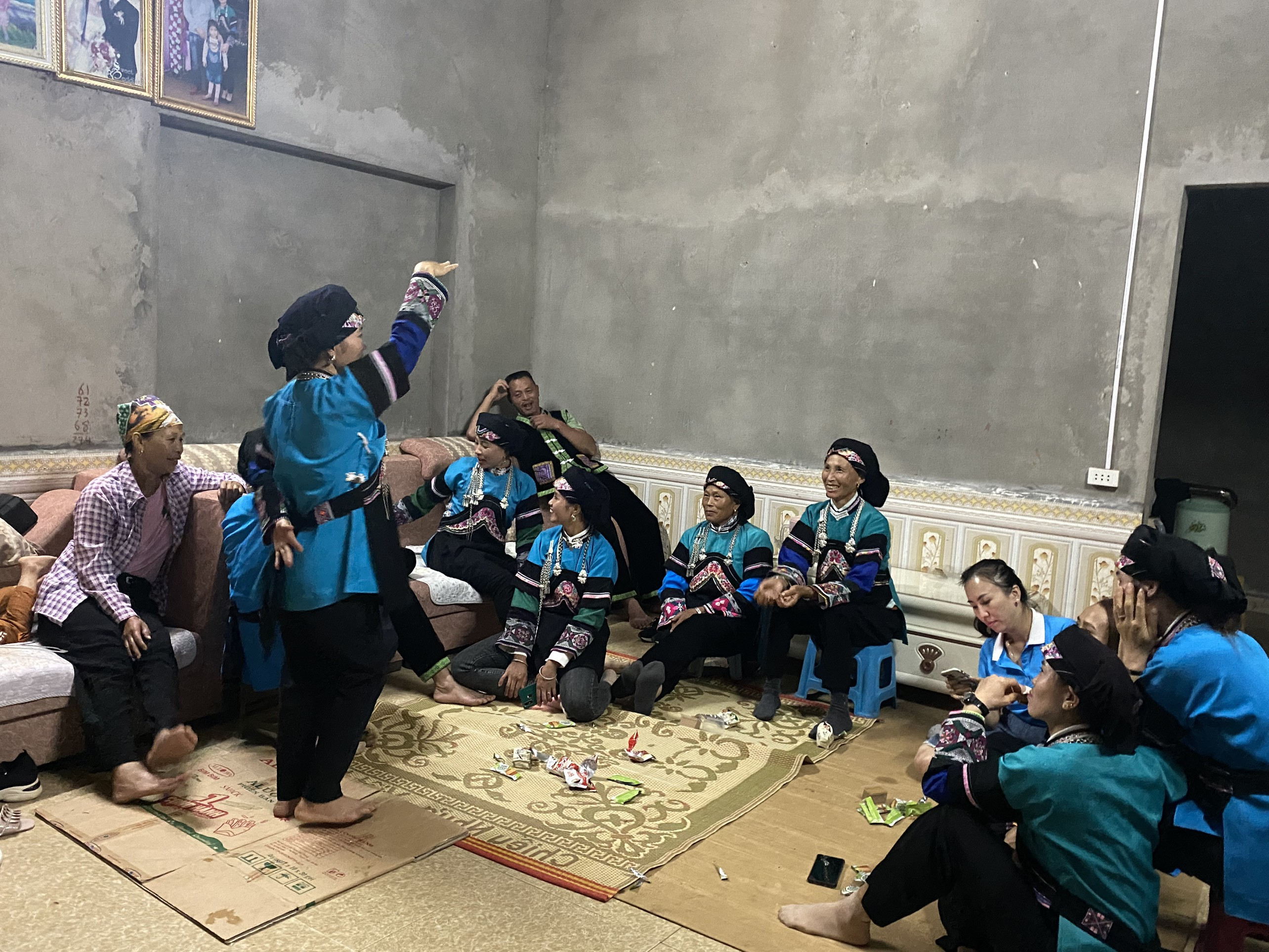 Một buổi sinh hoạt của Câu lạc bộ dân ca Bố Y thôn Lao Chải.