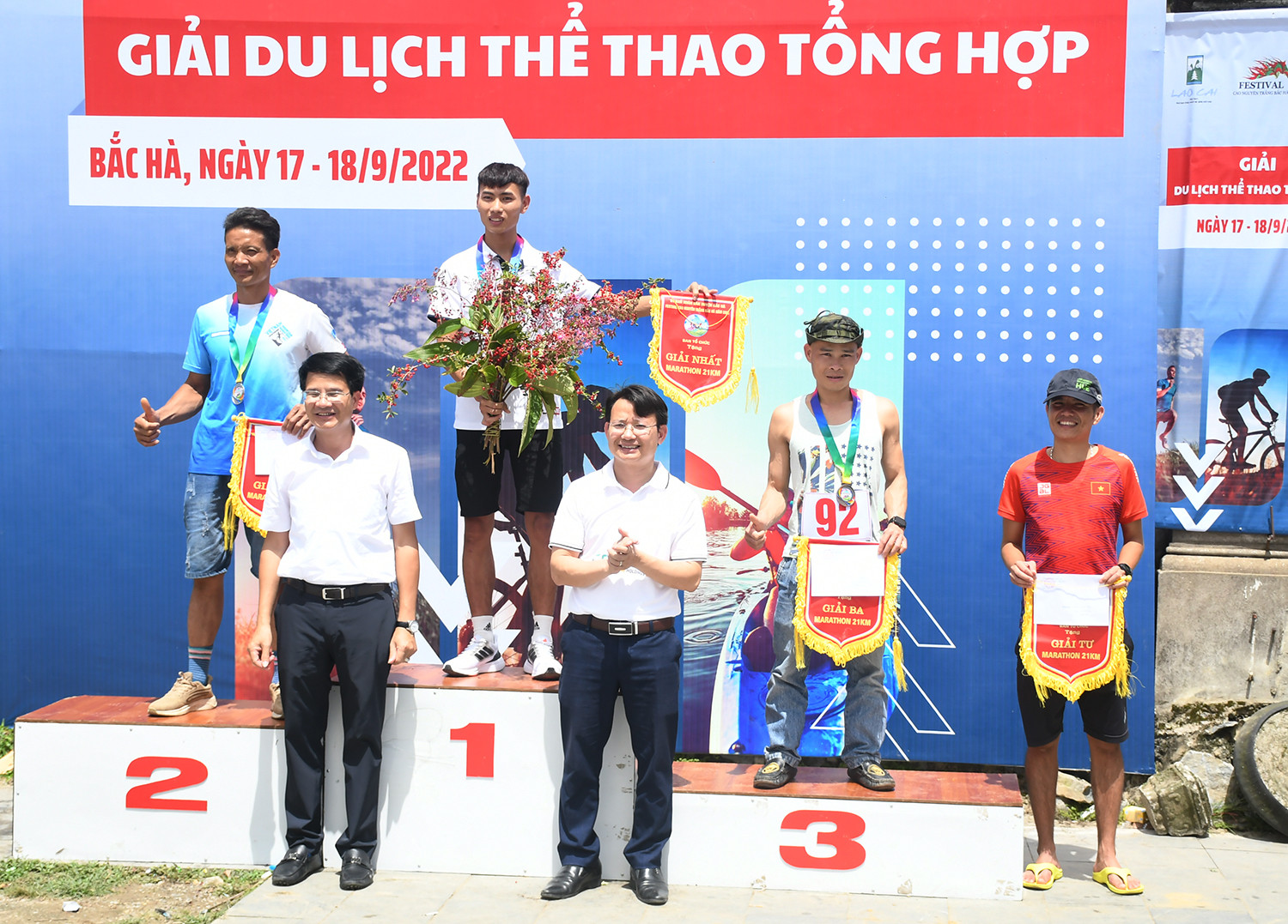 Nhà vô địch Seagames 31 Lê Tiến Long về nhất Giải Marathon vượt núi Tây Bắc - Lào Cai 2022 ảnh 7