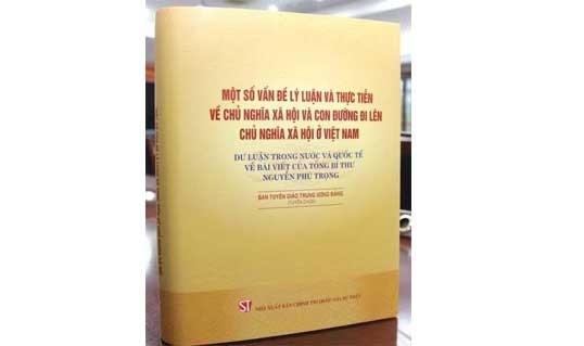 Bìa cuốn sách "Một số vấn đề lý luận và thực tiễn về chủ nghĩa xã hội và con đường đi lên chủ nghĩa xã hội ở Việt Nam - Dư luận trong nước và quốc tế về bài viết của Tổng Bí thư Nguyễn Phú Trọng". Bìa cuốn sách "Một số vấn đề lý luận và thực tiễn về chủ nghĩa xã hội và con đường đi lên chủ nghĩa xã hội ở Việt Nam - Dư luận trong nước và quốc tế về bài viết của Tổng Bí thư Nguyễn Phú Trọng".