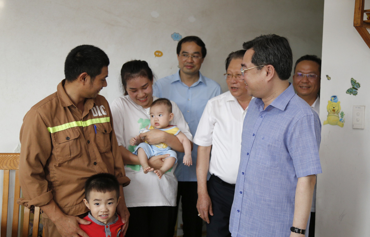 Bộ trưởng Bộ Xây dựng Nguyễn Thanh Nghị kiểm tra dự án nhà ở xã hội tại Lào Cai ảnh 1