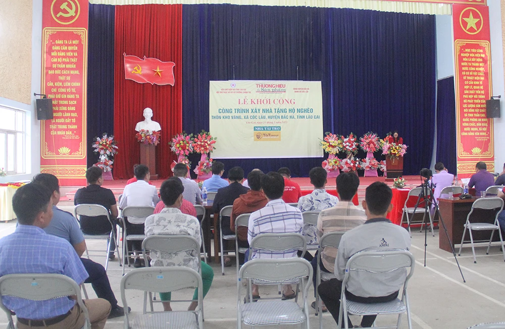 Khởi công xây dựng 5 nhà cho hộ nghèo xã Cốc Lầu ảnh 1