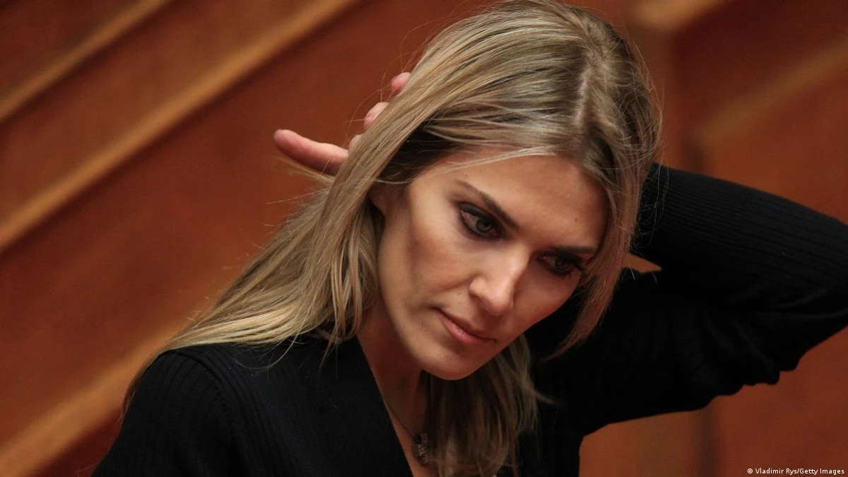 be boi tham nhung gay chan dong eu hinh anh 1