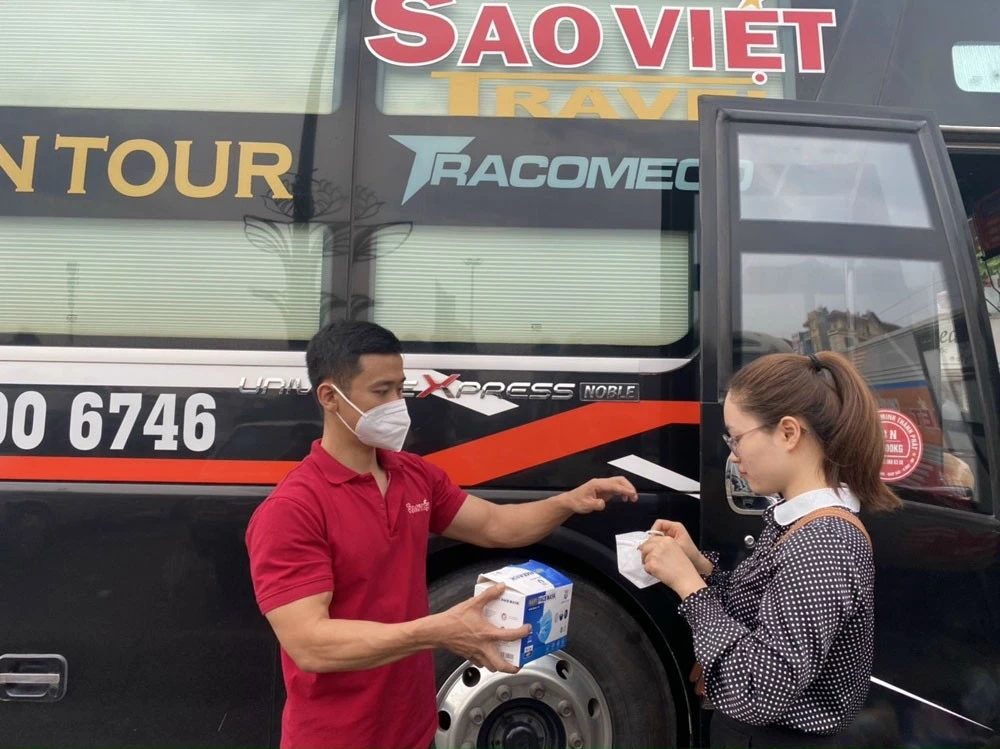 Ðáp ứng nhu cầu xe khách dịp tết ảnh 1