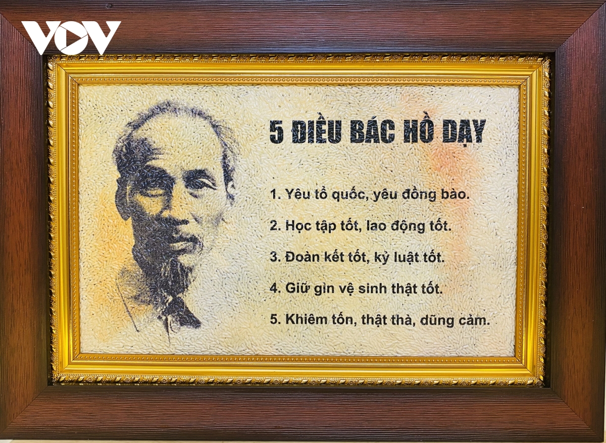 Bức tranh nhắc nhở thế hệ trẻ luôn khắc ghi lời dạy của Bác. Bức tranh nhắc nhở thế hệ trẻ luôn khắc ghi lời dạy của Bác.