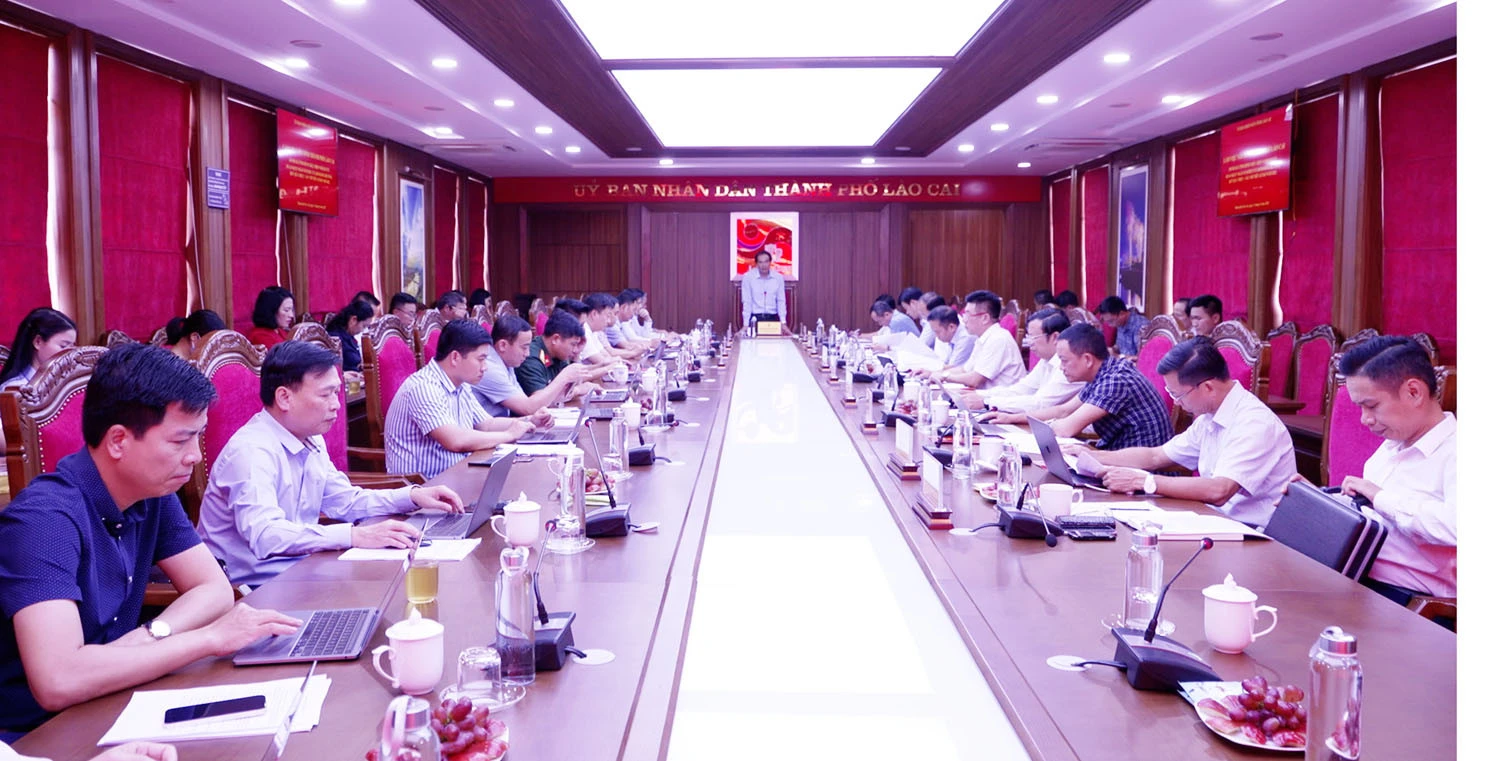 Quang cảnh buổi làm việc.