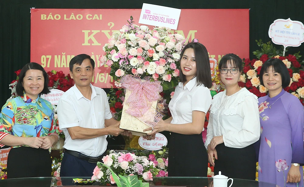 Các cơ quan, đơn vị, địa phương chúc mừng Báo Lào Cai nhân 97 năm Ngày Báo chí cách mạng Việt Nam ảnh 45 Các cơ quan, đơn vị, địa phương chúc mừng Báo Lào Cai nhân 97 năm Ngày Báo chí cách mạng Việt Nam ảnh 45