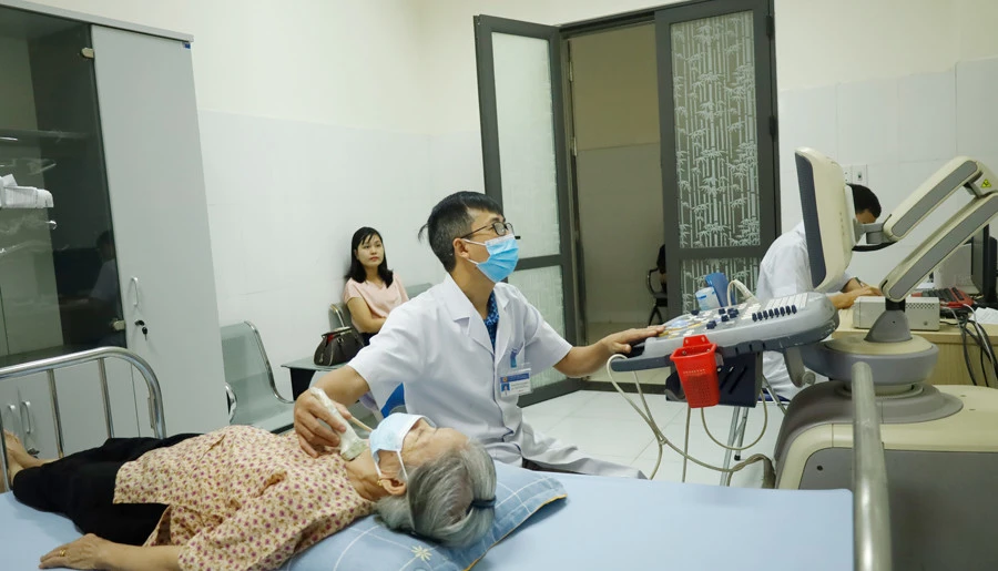 Khám bệnh miễn phí cho người cao tuổi phường Bắc Cường ảnh 2