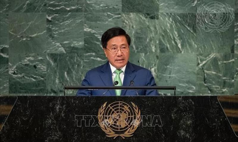 Phó Thủ tướng Thường trực Phạm Bình Minh phát biểu tại phiên thảo luận chung cấp cao Đại hội đồng Liên hợp quốc khóa 77. Phó Thủ tướng Thường trực Phạm Bình Minh phát biểu tại phiên thảo luận chung cấp cao Đại hội đồng Liên hợp quốc khóa 77.