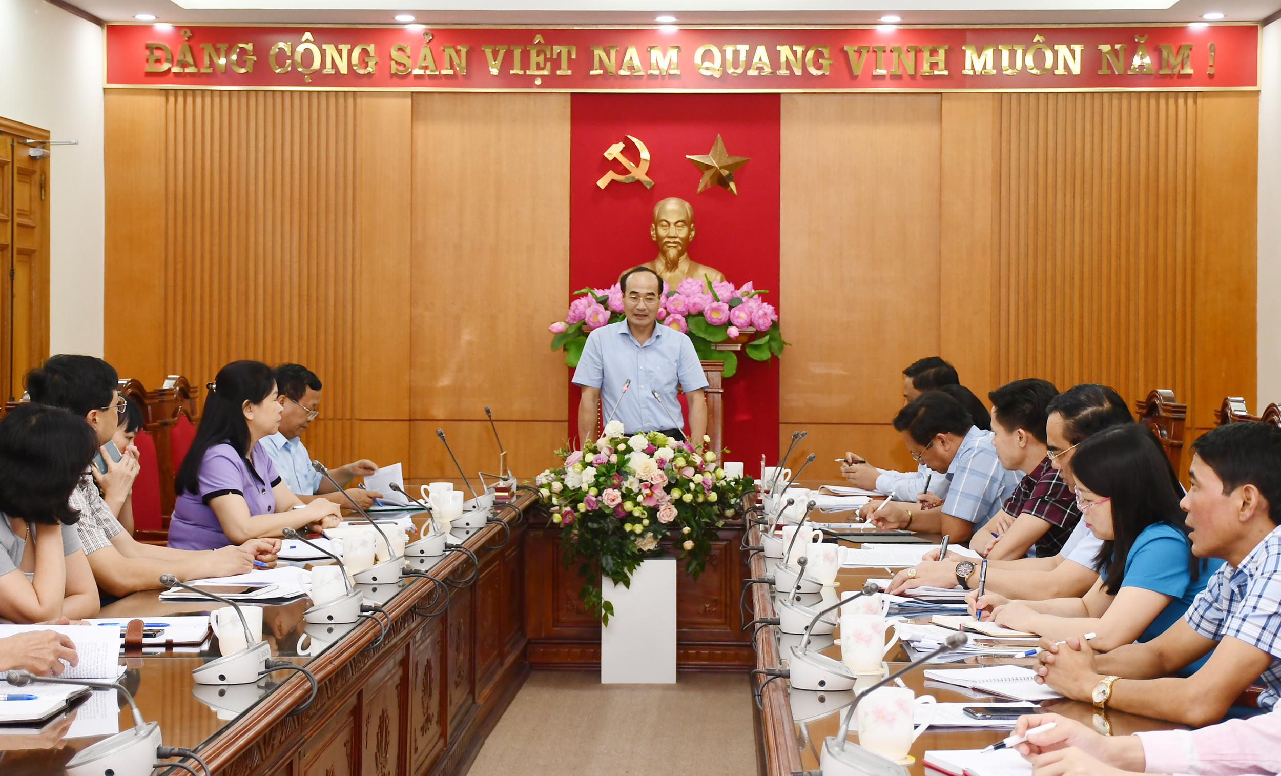 Phó Bí thư Thường trực Tỉnh ủy Vũ Xuân Cường phát biểu kết luận hội nghị.