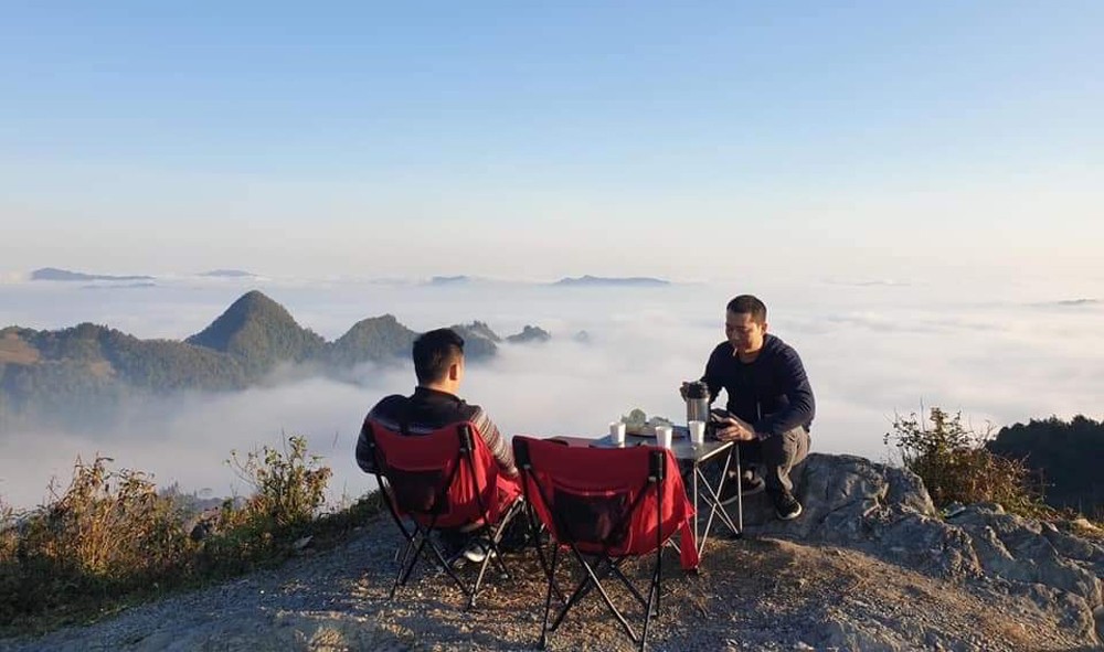 Phút thư giãn của những người “săn” mây.