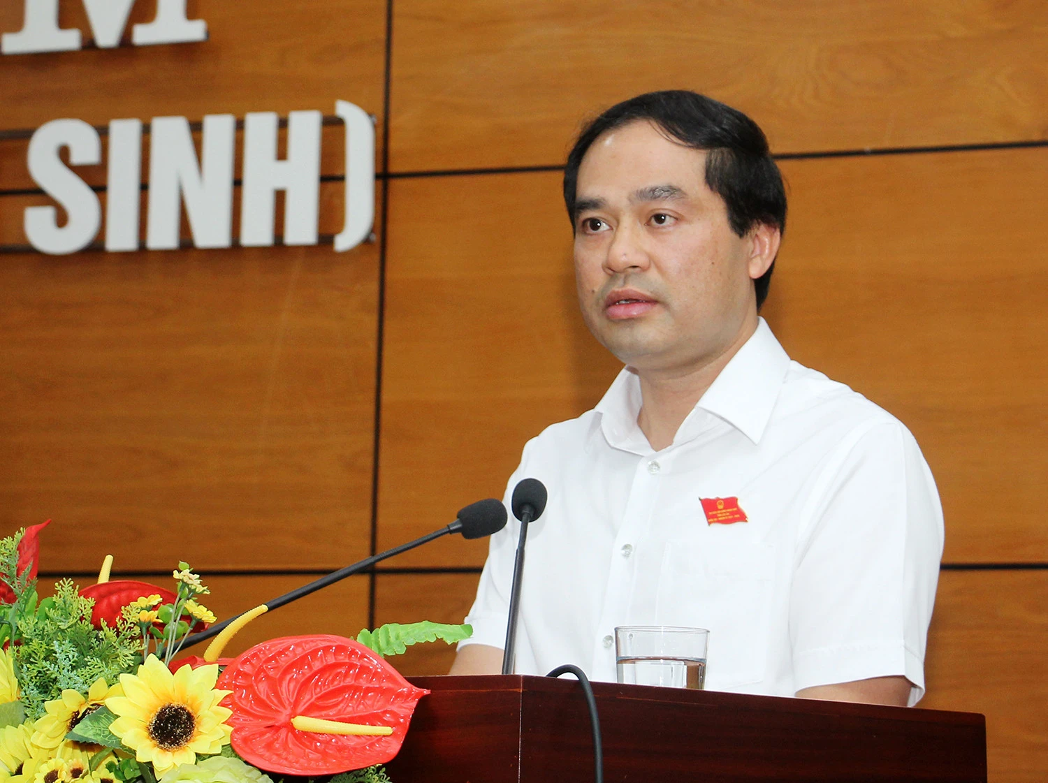 Chủ tịch UBND tỉnh Trịnh Xuân Trường phát biểu tại kỳ họp. Chủ tịch UBND tỉnh Trịnh Xuân Trường phát biểu tại kỳ họp.