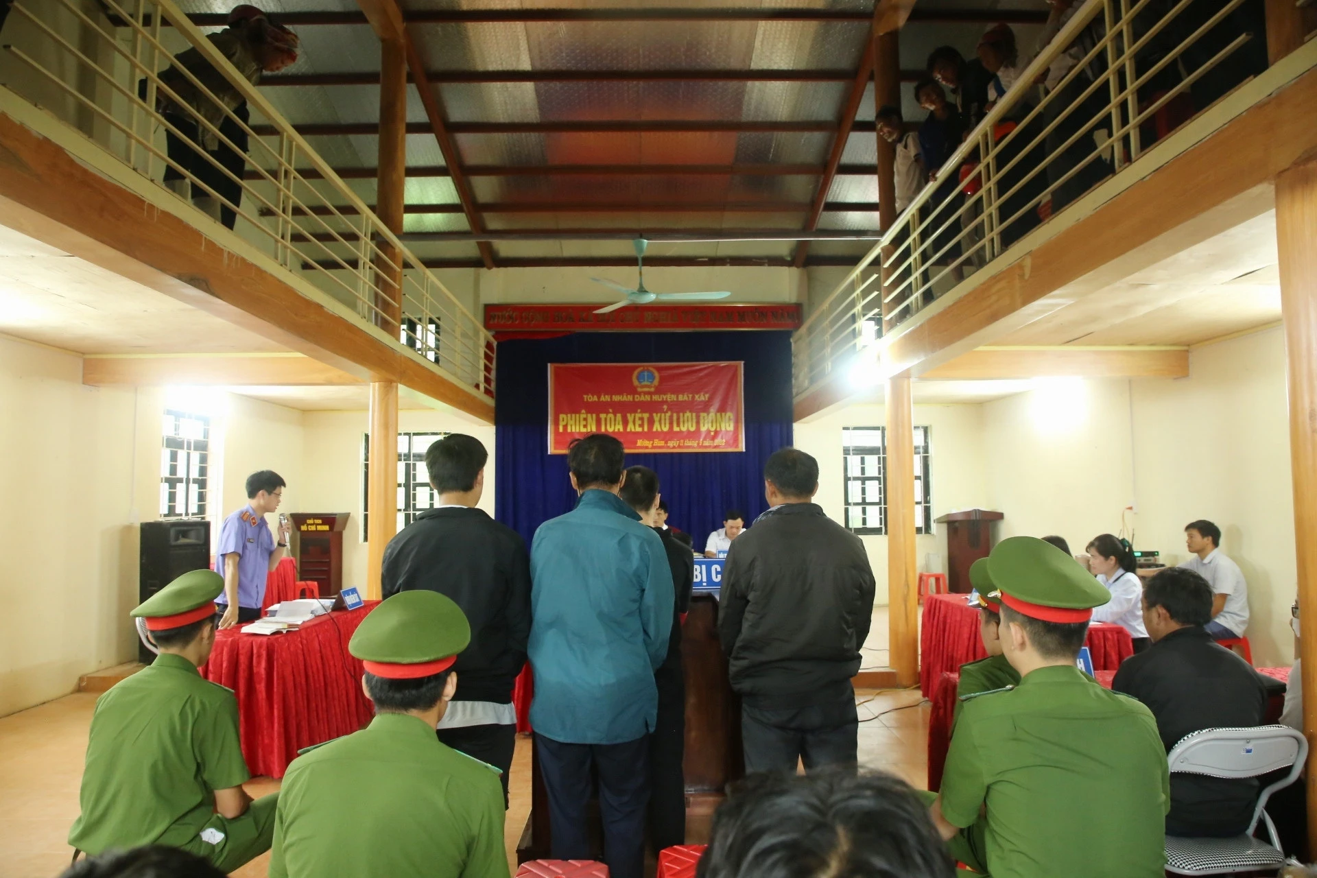 4 người trong một gia đình chịu án vì bắt giữ người trái pháp luật ảnh 1