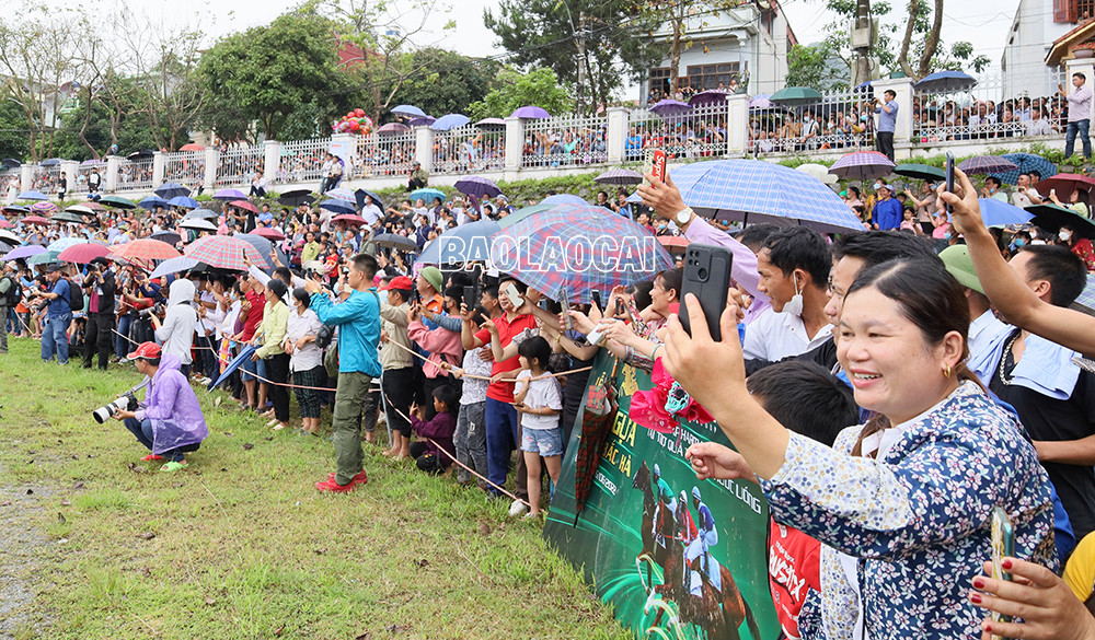 Kịch tính Chung kết Giải đua “Vó ngựa Cao nguyên trắng Bắc Hà mùa hè năm 2022” ảnh 8