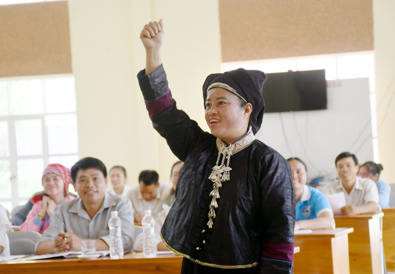 Hoa nở giữa "vùng đất thép" ảnh 3 Hoa nở giữa "vùng đất thép" ảnh 3