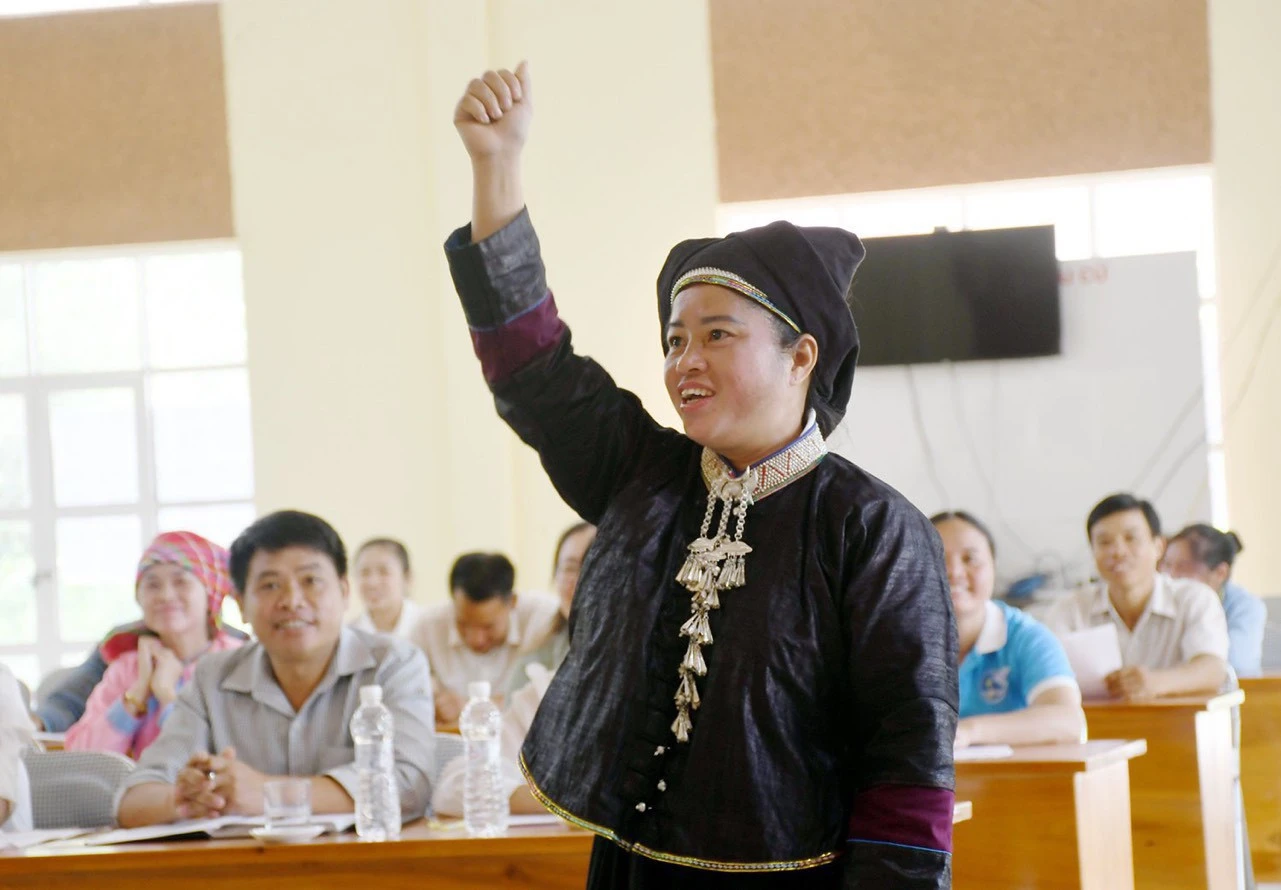 Hoa nở giữa "vùng đất thép" ảnh 3