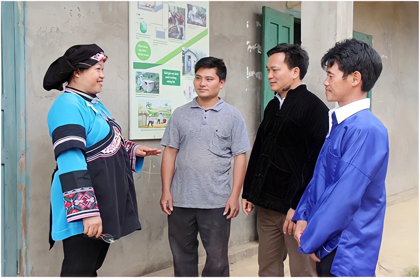 Hoa nở giữa "vùng đất thép" ảnh 2