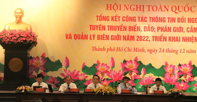 Các đồng chí chủ trì hội nghị. Các đồng chí chủ trì hội nghị.