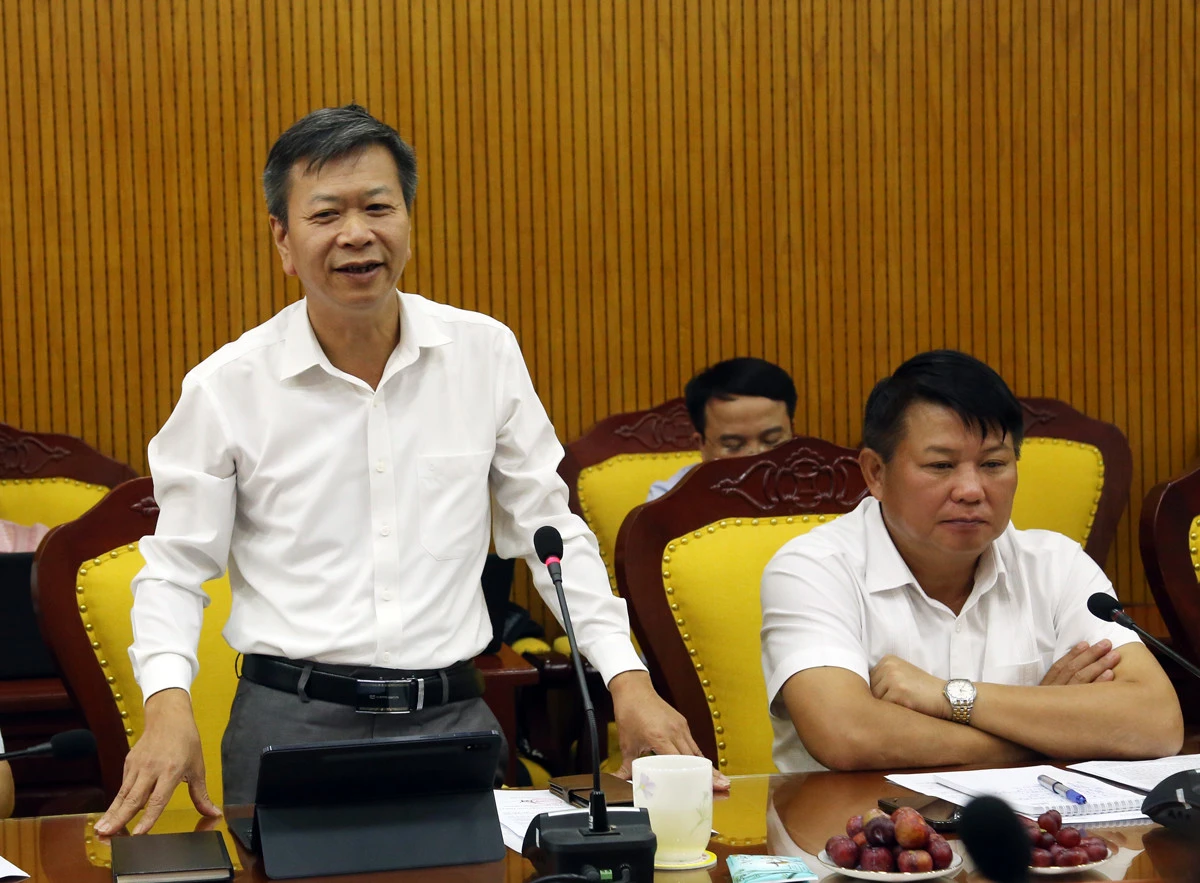 Giám đốc Đài Phát thanh – Truyền hình tỉnh Lào Cai phát biểu trao đổi kinh nghiệm trong công tác tuyên truyền. Tổng Biên tập Báo Sơn La phát biểu trao đổi kinh nghiệm. Phó Giám đốc Công an tỉnh Lào Cai phát biểu trao đổi kinh nghiệm.