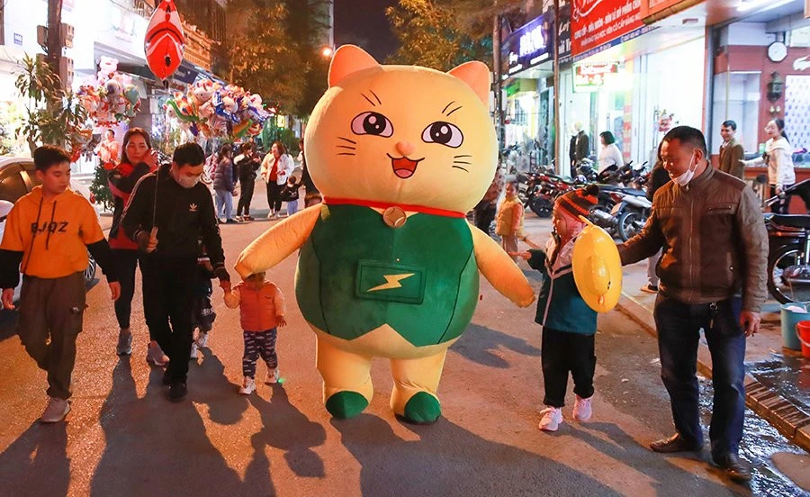 Lào Cai: Người dân nô nức đón Giáng sinh ảnh 3