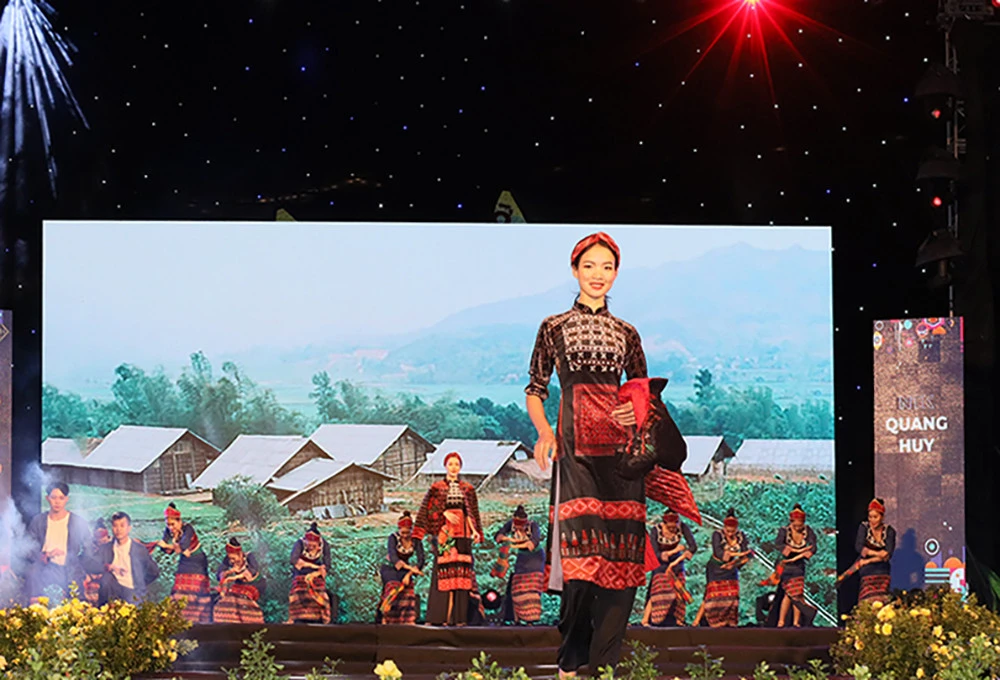 Festival “Tinh hoa Tây Bắc – Hương sắc Lào Cai” được tổ chức tại Sa Pa từ ngày 5-8/8 ảnh 1