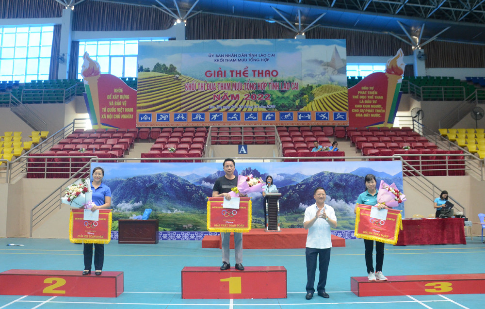 Sở Kế hoạch - Đầu tư giành giải Nhất toàn đoàn Giải thể thao Khối thi đua tham mưu tổng hợp ảnh 3