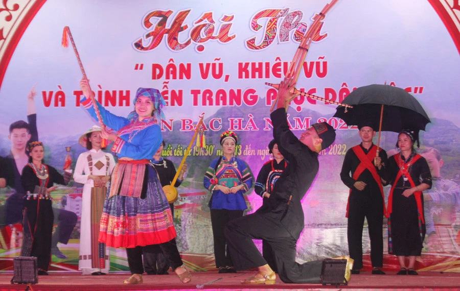 Những mái nhà rêu của người Dao trên dãy Tây Côn Lĩnh ảnh 3 Những mái nhà rêu của người Dao trên dãy Tây Côn Lĩnh ảnh 3