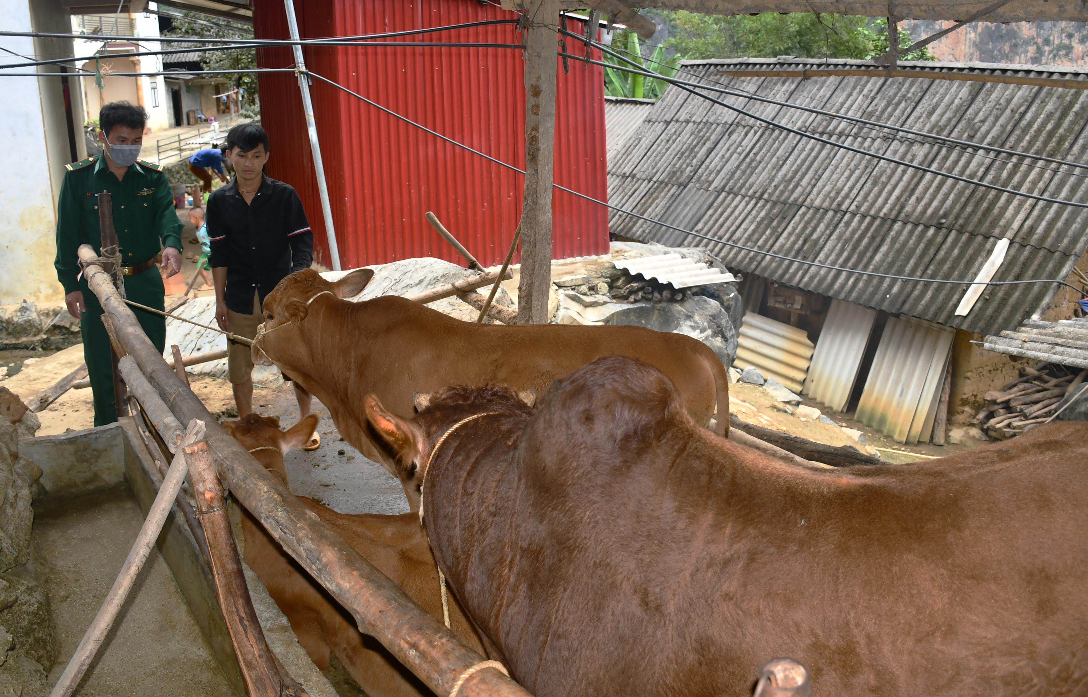 Bài 2: Tăng cường sức mạnh cho cấp ủy đảng vùng biên ảnh 4 Bài 2: Tăng cường sức mạnh cho cấp ủy đảng vùng biên ảnh 4