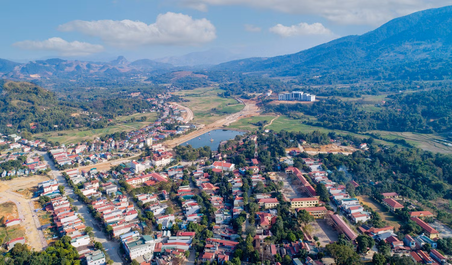 Ðảng bộ huyện Văn Bàn: 75 năm xây dựng và trưởng thành ảnh 3