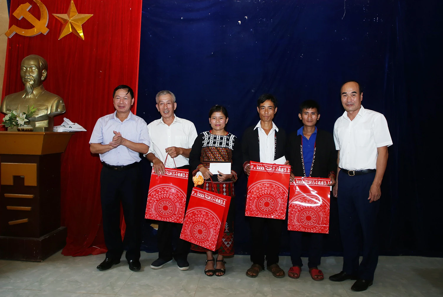 Cần quan tâm đưa các thôn vùng cao còn nhiều khó khăn của Tả Phời phát triển mạnh hơn nữa ảnh 4 Cần quan tâm đưa các thôn vùng cao còn nhiều khó khăn của Tả Phời phát triển mạnh hơn nữa ảnh 4