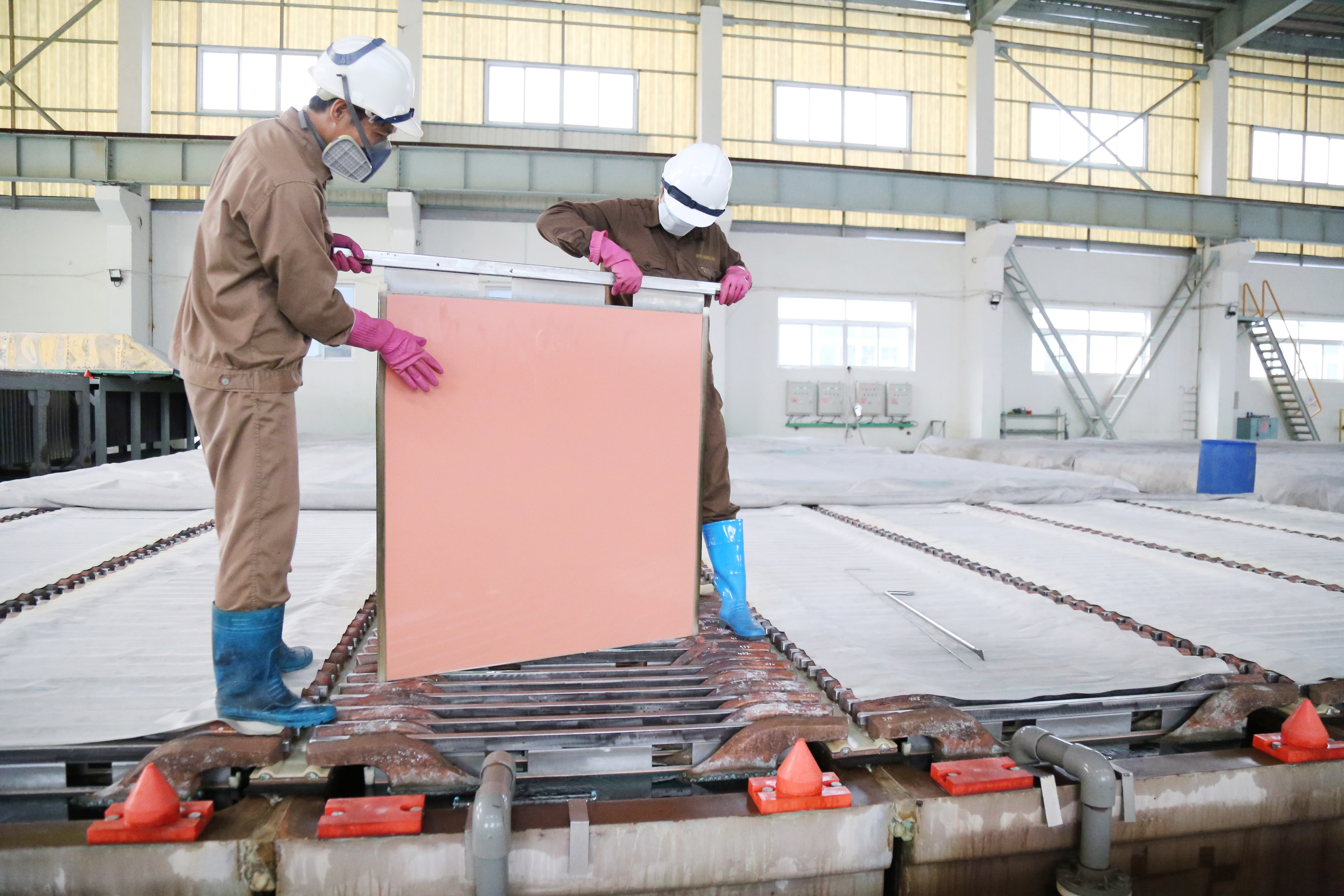 Hoạt động sản xuất tại Chi nhánh Luyện đồng Lào Cai.