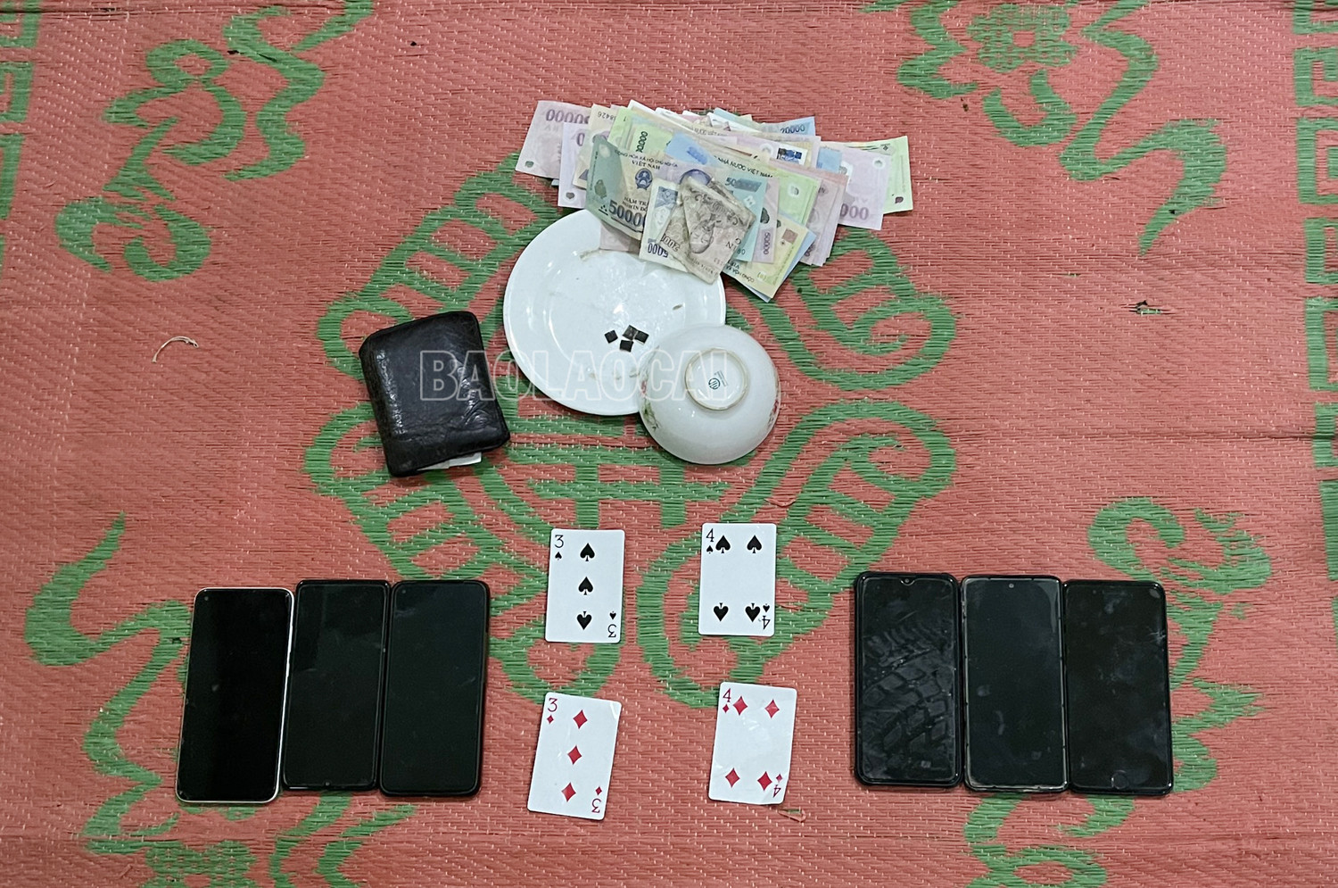 Tang vật tạm giữ.