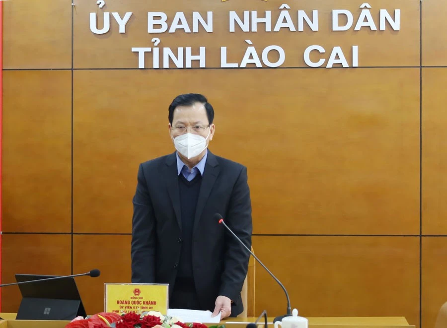 Đồng chí Hoàng Quốc Khánh, Phó Chủ tịch Thường trực UBND tỉnh Lào Cai phát biểu tại hội nghị. Đồng chí Hoàng Quốc Khánh, Phó Chủ tịch Thường trực UBND tỉnh Lào Cai phát biểu tại hội nghị.