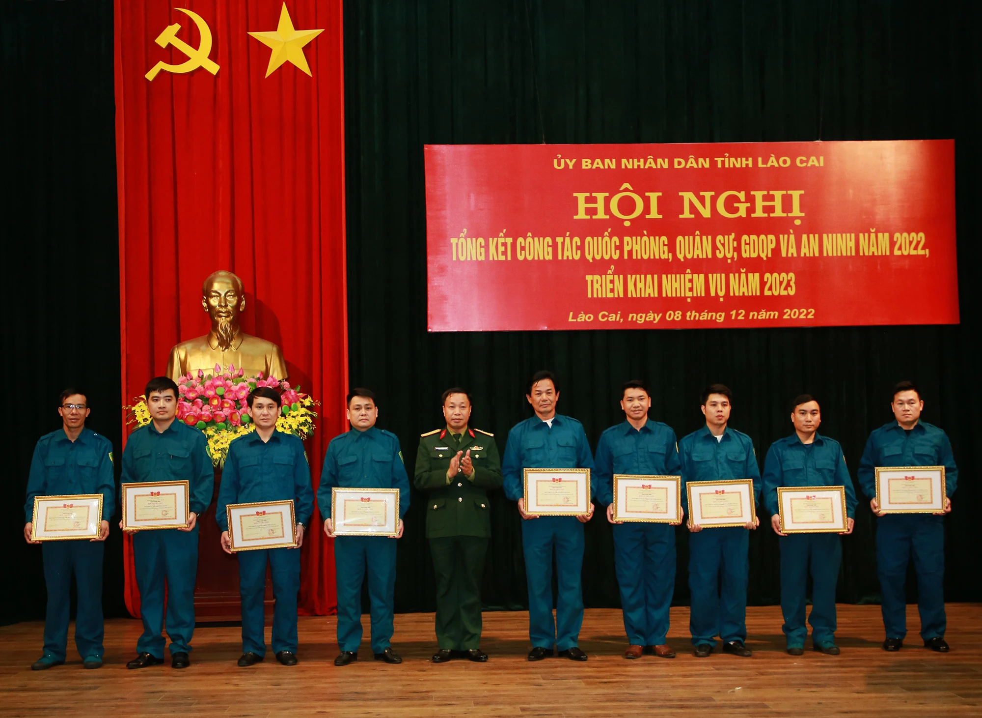 Chủ tịch UBND tỉnh Trịnh Xuân Trường tặng Bằng khen cho các tập thể. Tặng Cờ thi đua và danh hiệu "Đơn vị Quyết thắng" của Bộ Tư lệnh Quân khu 2 cho các tập thể. Tặng danh hiệu "Đơn vị tiên tiến" của Bộ Chỉ huy Quân sự tỉnh cho các tập thể.
