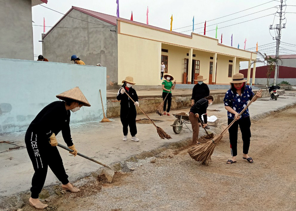 Chi bộ thôn Thị Tứ vận động người dân lao động, xây dựng nhà văn hóa thôn. Chi bộ thôn Thị Tứ vận động người dân lao động, xây dựng nhà văn hóa thôn.
