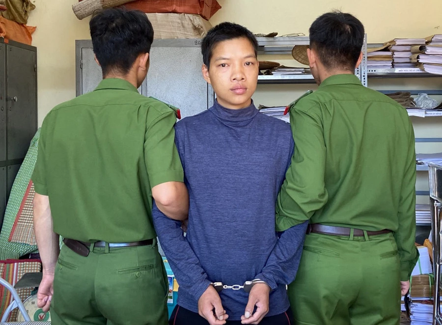 Chảo Cáo Quáng bị bắt giữ khi đang lẩn trốn tại thôn Bản Sái, xã Thanh Bình, thị xã Sa Pa.