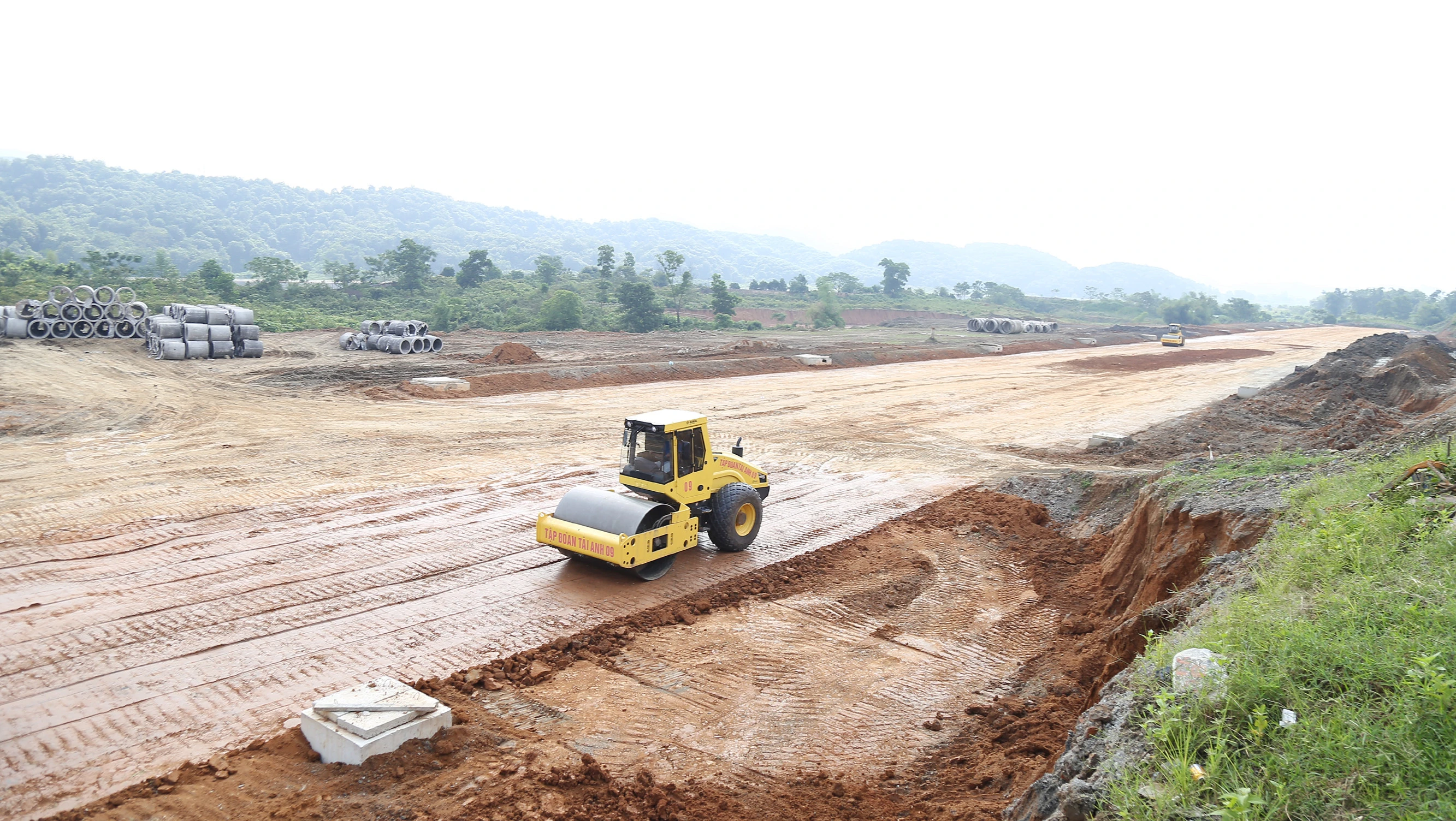 UBND tỉnh ban hành Chỉ thị về các nhiệm vụ, giải pháp chủ yếu thúc đẩy giải ngân vốn đầu tư công những tháng cuối năm 2022 ảnh 2