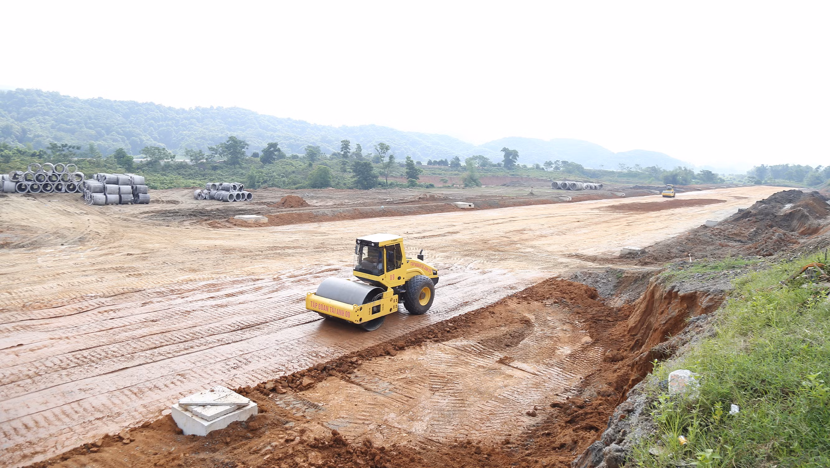 UBND tỉnh ban hành Chỉ thị về các nhiệm vụ, giải pháp chủ yếu thúc đẩy giải ngân vốn đầu tư công những tháng cuối năm 2022 ảnh 2