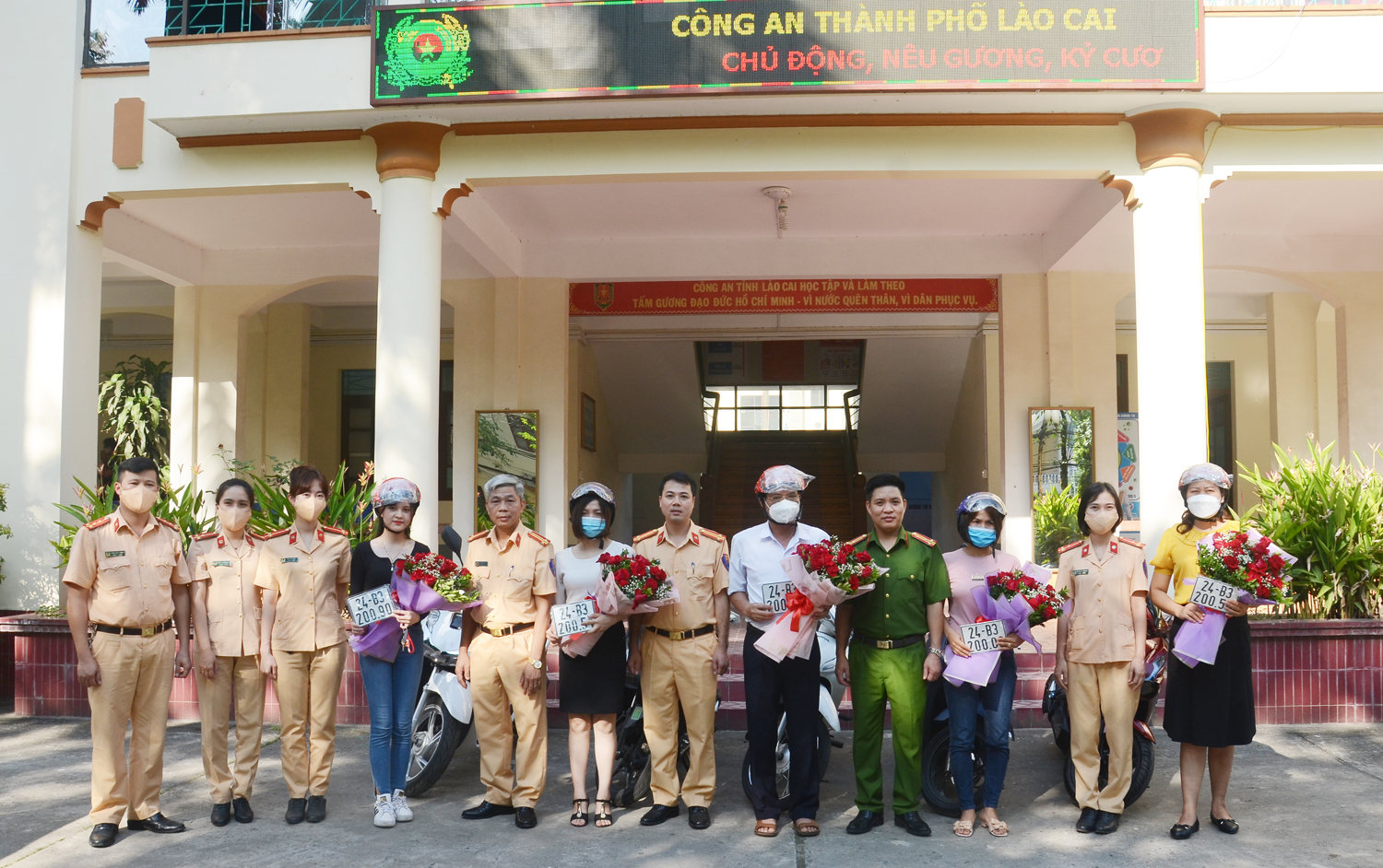 Công an thành phố Lào Cai triển khai phân cấp công tác đăng ký phương tiện giao thông ảnh 5