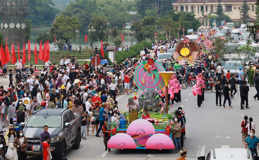 Liên kết giúp du lịch Lào Cai phát triển nhanh và bền vững.